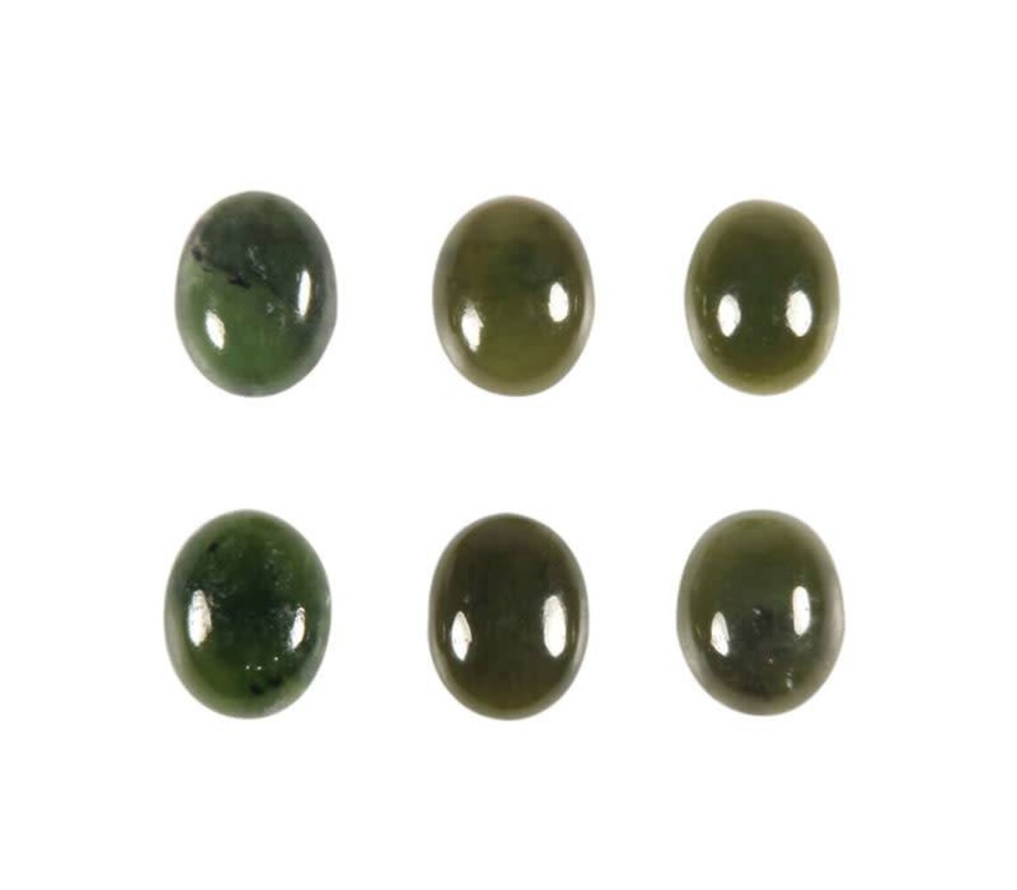 Jade cabochon ovaal 10 x 8 mm Jade cabochon ovaal 10 x 8 mm