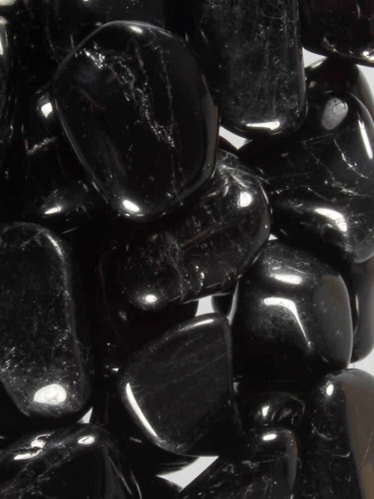 Toermalijn (zwart) steen getrommeld 5 - 10 gram Toermalijn (zwart) steen getrommeld 5 - 10 gram