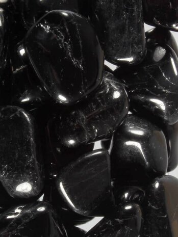 Toermalijn (zwart) steen getrommeld 5 - 10 gram Toermalijn (zwart) steen getrommeld 5 - 10 gram