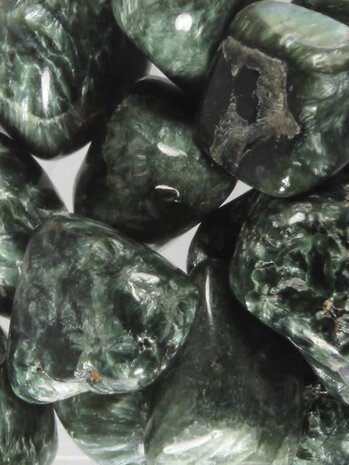 Serafiniet steen getrommeld 2 - 5 gram Serafiniet steen getrommeld 2 - 5 gram