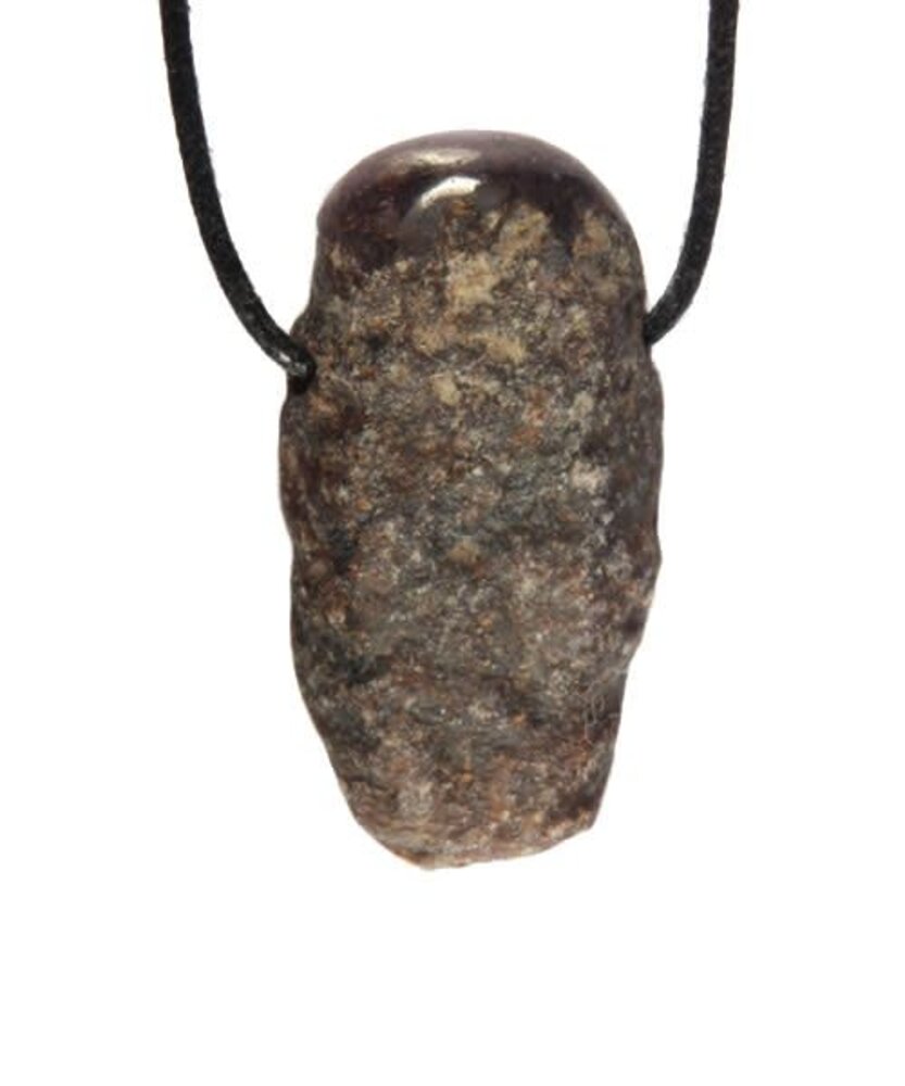 Robijn (ster) hanger doorboord aan 1 zijde gepolijst Robijn (ster) hanger doorboord aan 1 zijde gepolijst