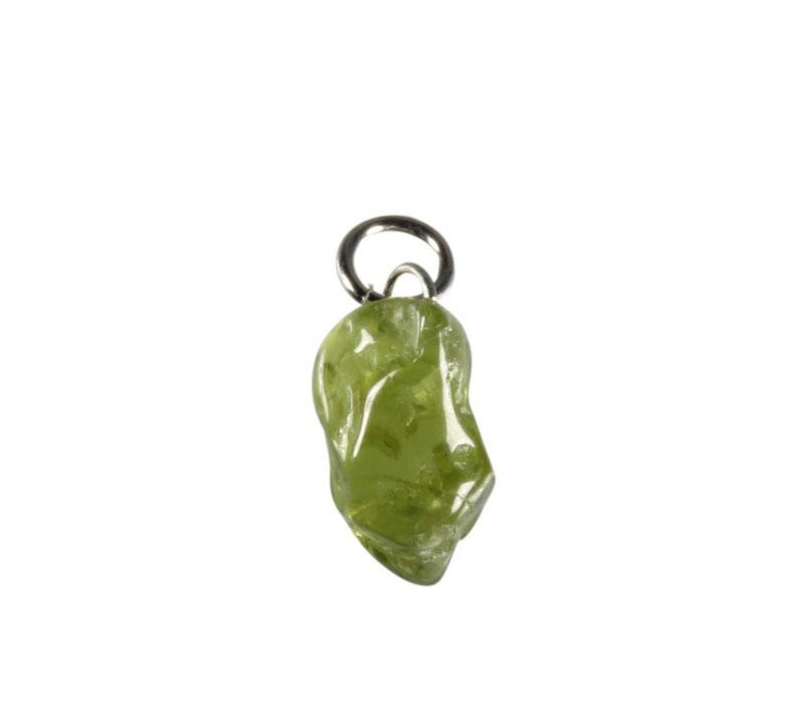 Peridoot hanger 1,5 - 3 gram Peridoot hanger 1,5 - 3 gram
