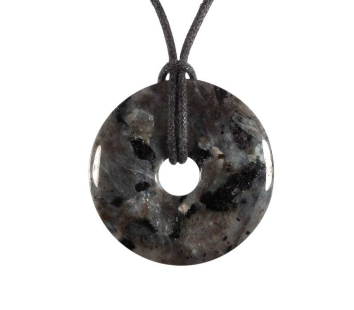 Larvikiet hanger donut 3 cm