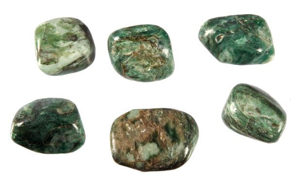 Fuchsiet steen getrommeld 5 - 10 gram Fuchsiet steen getrommeld 5 - 10 gram