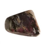 Eudialiet steen getrommeld 2 - 5 gram Eudialiet steen getrommeld 2 - 5 gram