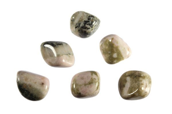 Clinozoisiet steen getrommeld | middel (M) Clinozoisiet steen getrommeld | middel (M)