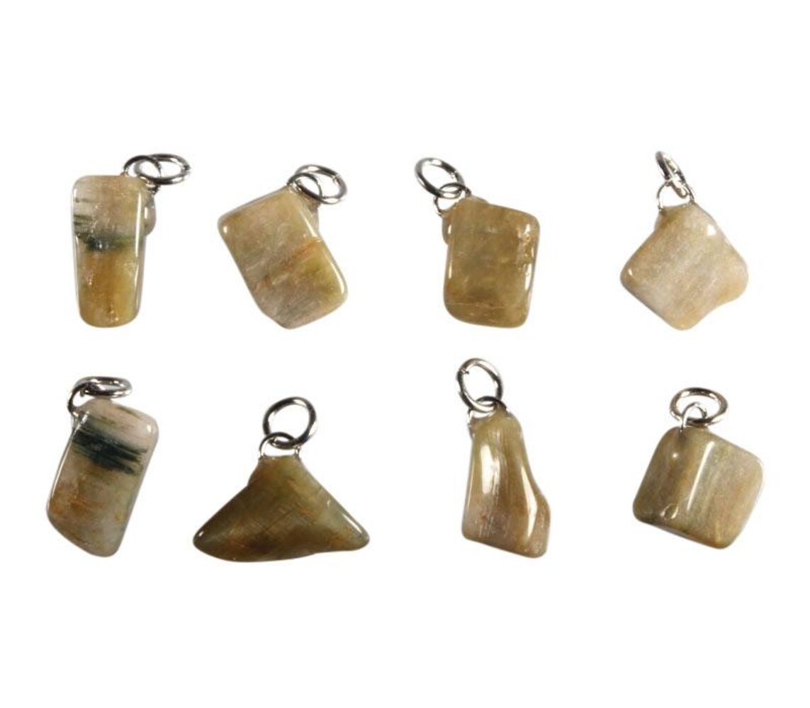 Chrysoberyl hanger getrommeld Chrysoberyl hanger getrommeld