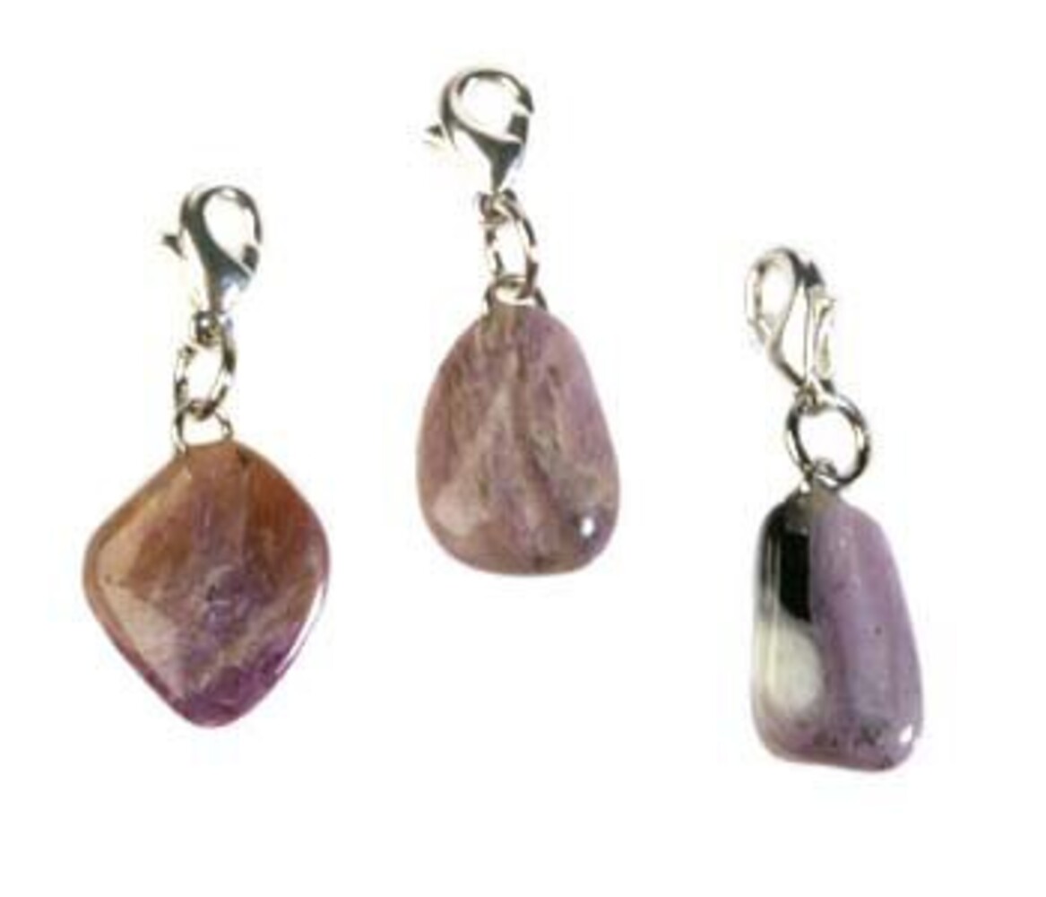 Charoiet bedeltje met sterling zilveren slotje Charoiet bedeltje met sterling zilveren slotje