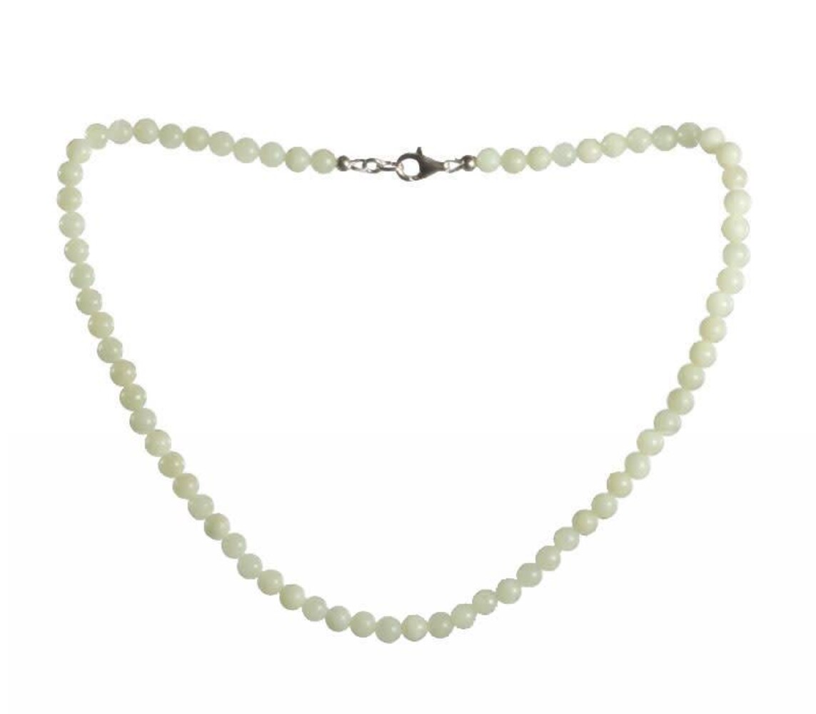 New jade (serpentijn) ketting 6 mm kralen New jade (serpentijn) ketting 6 mm kralen