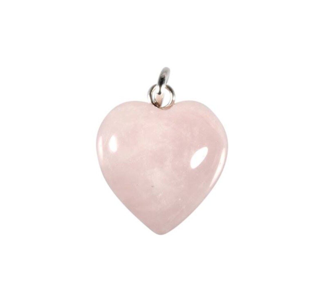 Rozenkwarts hanger hart 15 mm met zilveren oogje Rozenkwarts hanger hart 15 mm met zilveren oogje