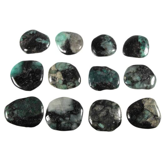 Smaragd steen plat gepolijst