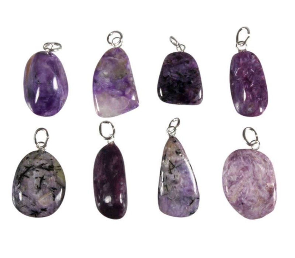 Charoiet hanger met zilveren oogje Charoiet hanger met zilveren oogje