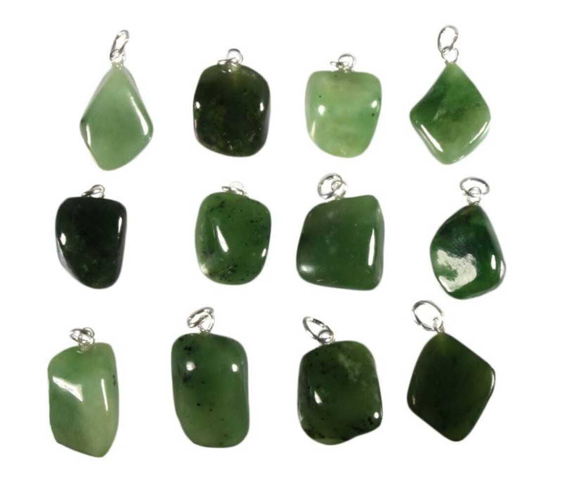 Jade hanger met zilveren oogje