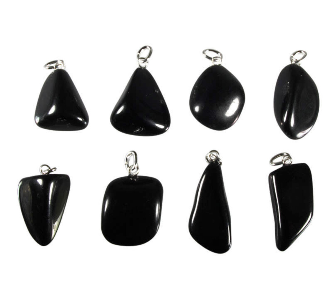 Jade (zwart) hanger met zilveren oogje