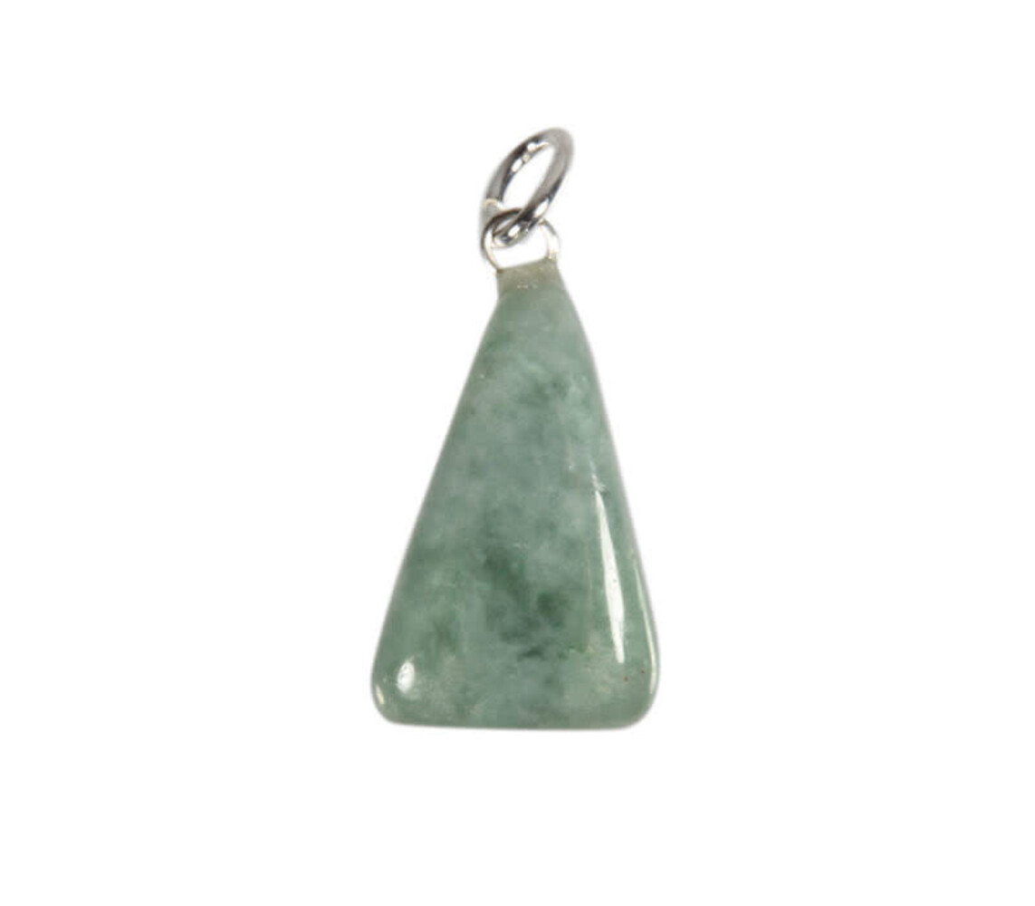 Jade (jadeiet) hanger met zilveren oogje Jade (jadeiet) hanger met zilveren oogje