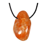 Calciet (oranje) hanger donker doorboord Calciet (oranje) hanger donker doorboord