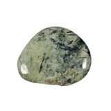 Prehniet met toermalijn steen plat gepolijst Prehniet met toermalijn steen plat gepolijst