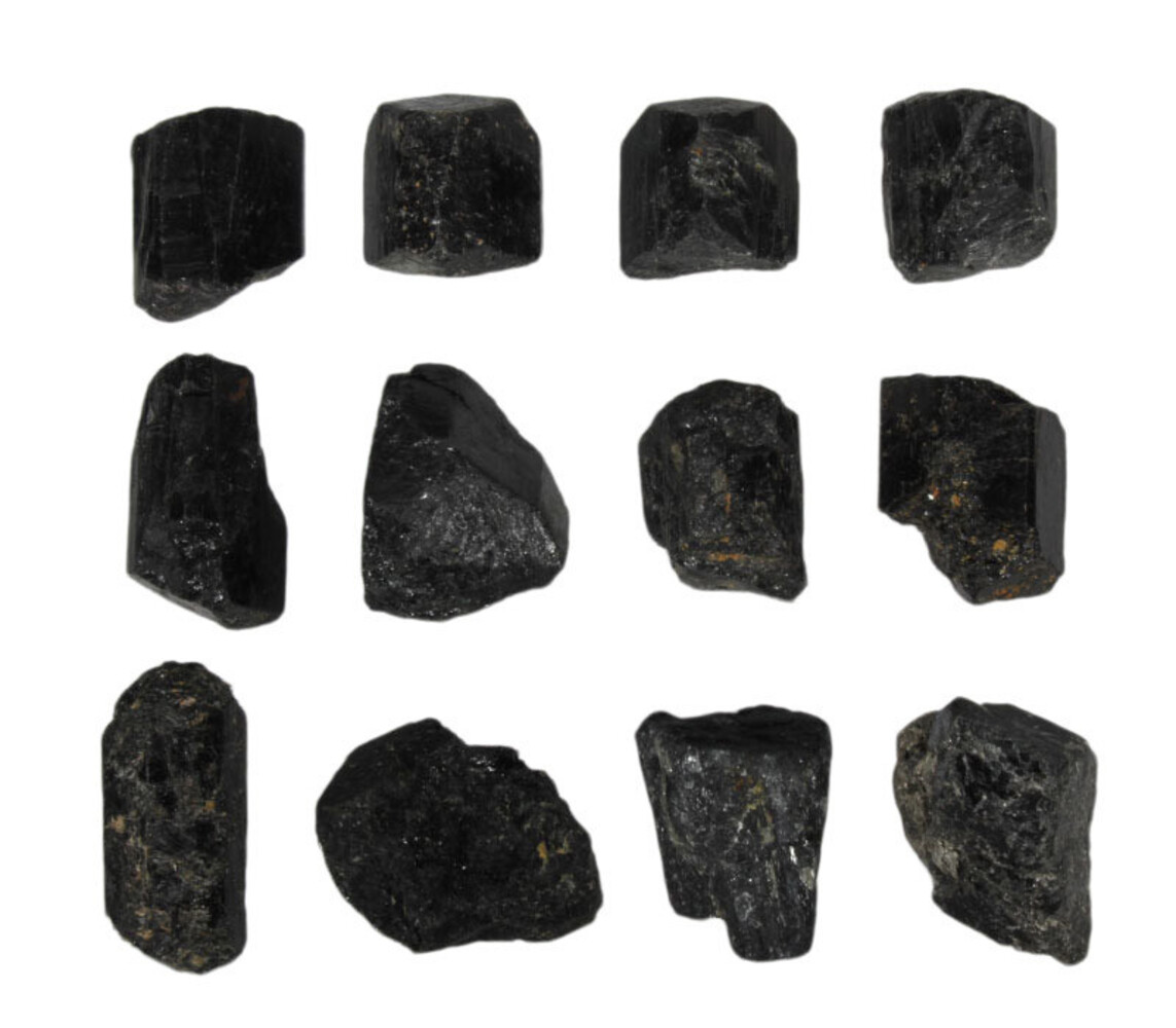 Toermalijn (zwart) ruw 10 - 25 gram Toermalijn (zwart) ruw 10 - 25 gram