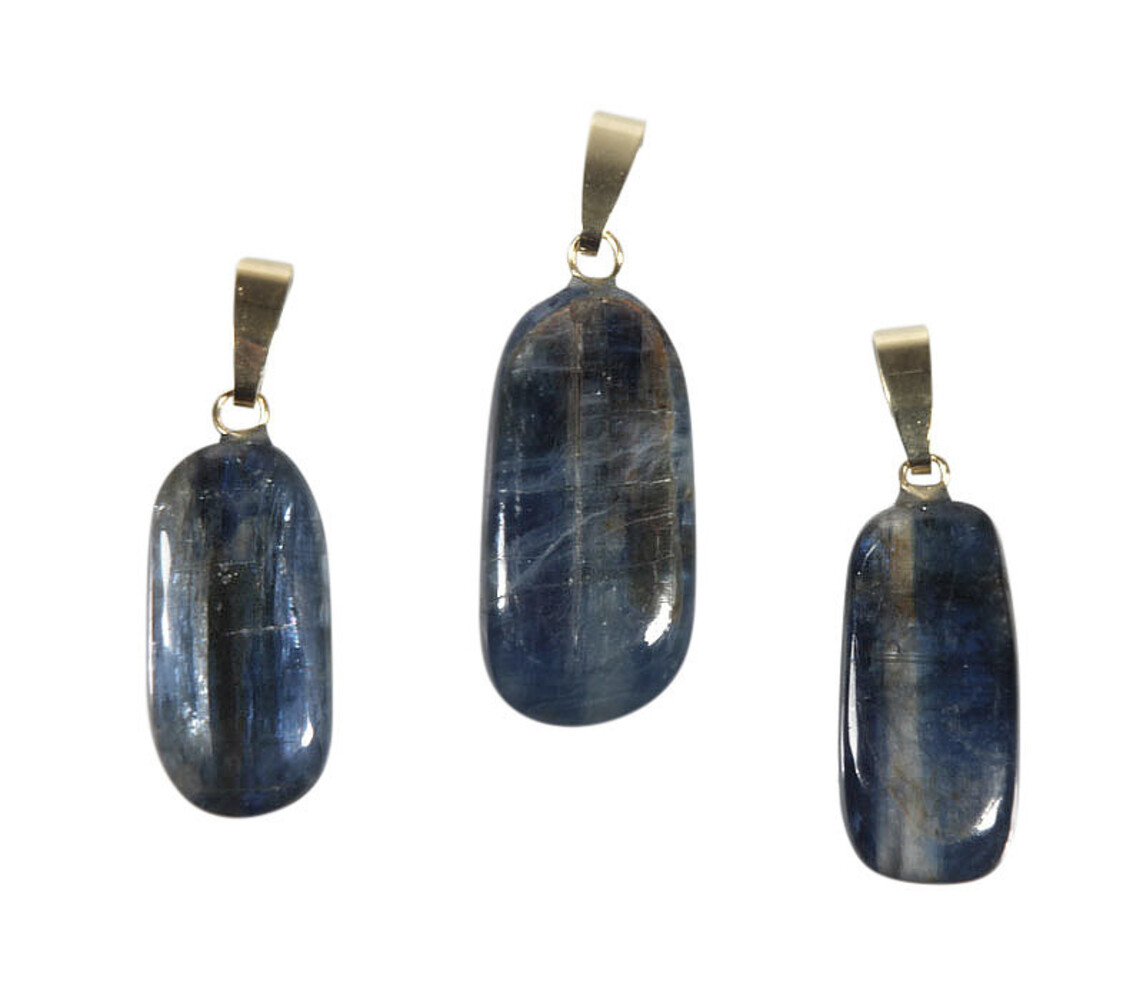 Kyaniet (blauw) hanger met 14k gouden oogje Kyaniet (blauw) hanger met 14k gouden oogje