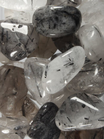 Toermalijnkwarts steen getrommeld 1 - 2 gram Toermalijnkwarts steen getrommeld 1 - 2 gram