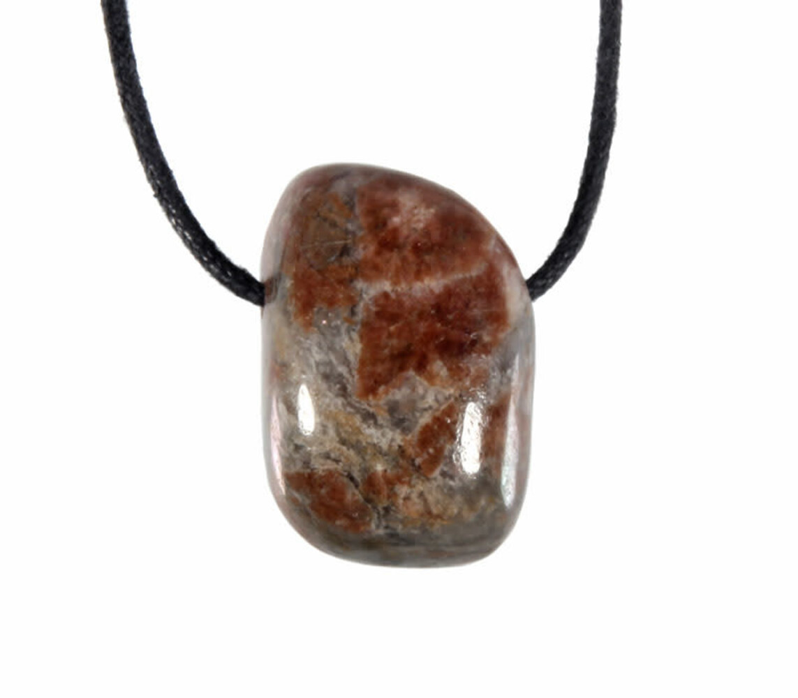 Pyroxmangiet hanger doorboord Pyroxmangiet hanger doorboord