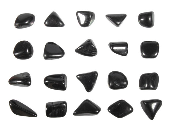 Jade (zwart) steen getrommeld 5 - 10 gram Jade (zwart) steen getrommeld 5 - 10 gram