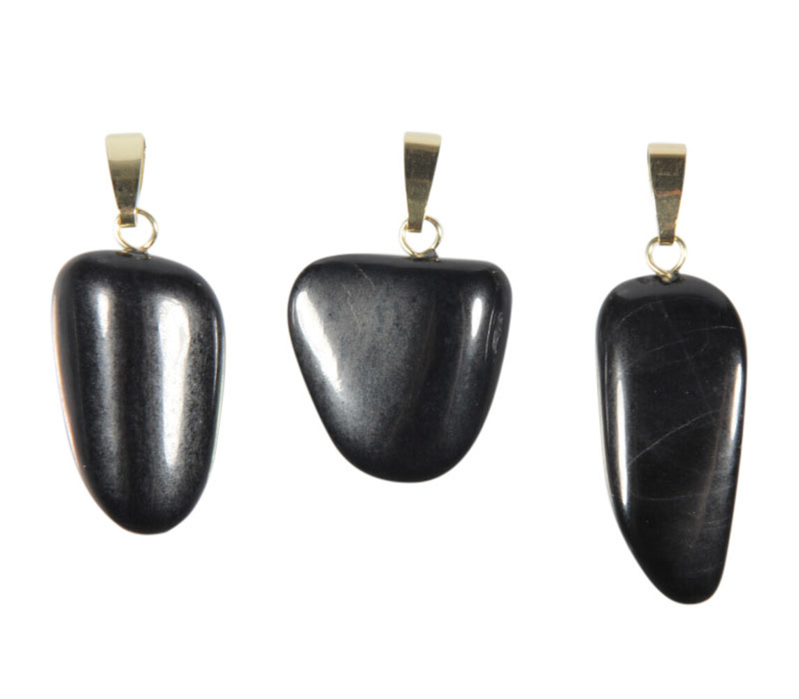 Jade (zwart) hanger met 14k gouden oogje