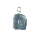 Fluoriet (blauw) hanger met zilveren oogje Fluoriet (blauw) hanger met zilveren oogje