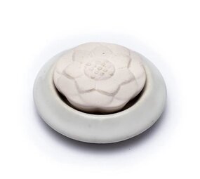 Aromasteen met onderzetter lotus wit Aromasteen met onderzetter lotus wit