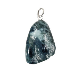 Jade (blauw) hanger met zilveren oogje Jade (blauw) hanger met zilveren oogje