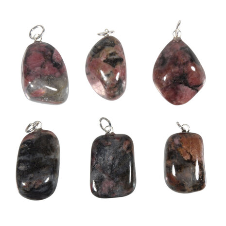 Pyroxmangiet hanger met zilveren oogje Pyroxmangiet hanger met zilveren oogje