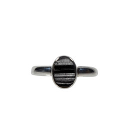 Zilveren ring toermalijn (zwart) maat 18 | ruw ovaal 10 x 8 mm