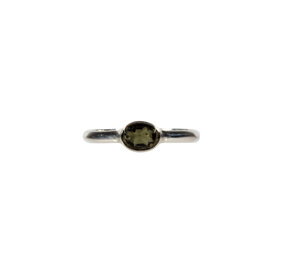 Zilveren ring moldaviet maat 18 | liggende ovaal facet 6 x 4 mm Zilveren ring moldaviet maat 18 | liggende ovaal facet 6 x 4 mm