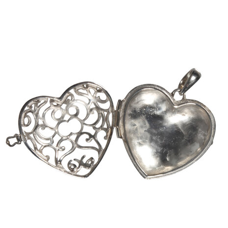 Zilveren medaillon hart opengewerkt Zilveren medaillon hart opengewerkt