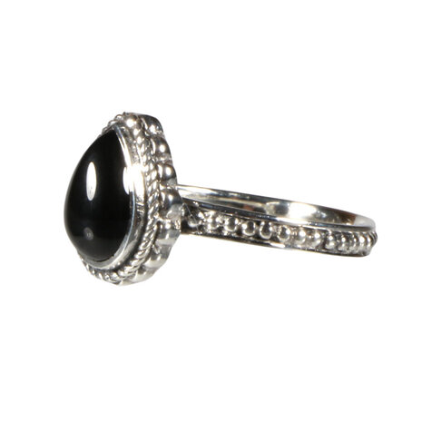 Zilveren ring onyx maat 18 | druppel bewerkte rand Zilveren ring onyx maat 18 | druppel bewerkte rand