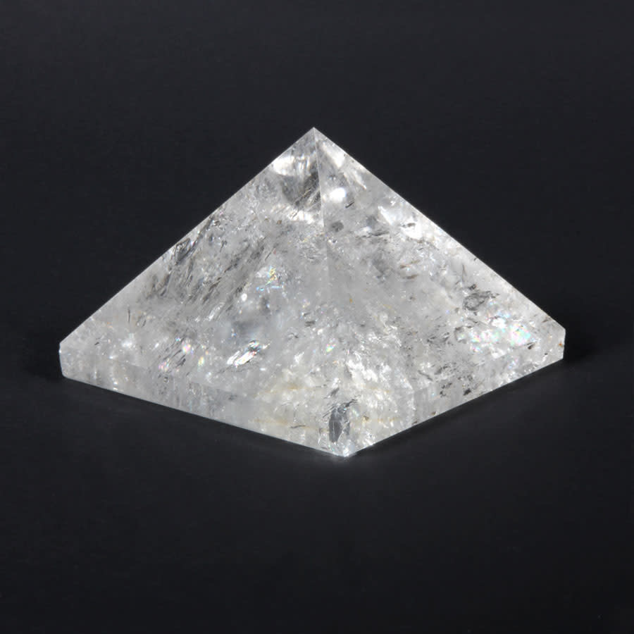 Bergkristal piramide 8,6 x 8,6 cm | 533 gram