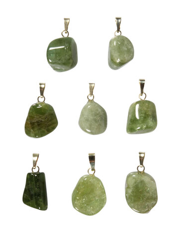 Toermalijn (groen) of verdeliet hanger met 14k gouden oogje Toermalijn (groen) of verdeliet hanger met 14k gouden oogje