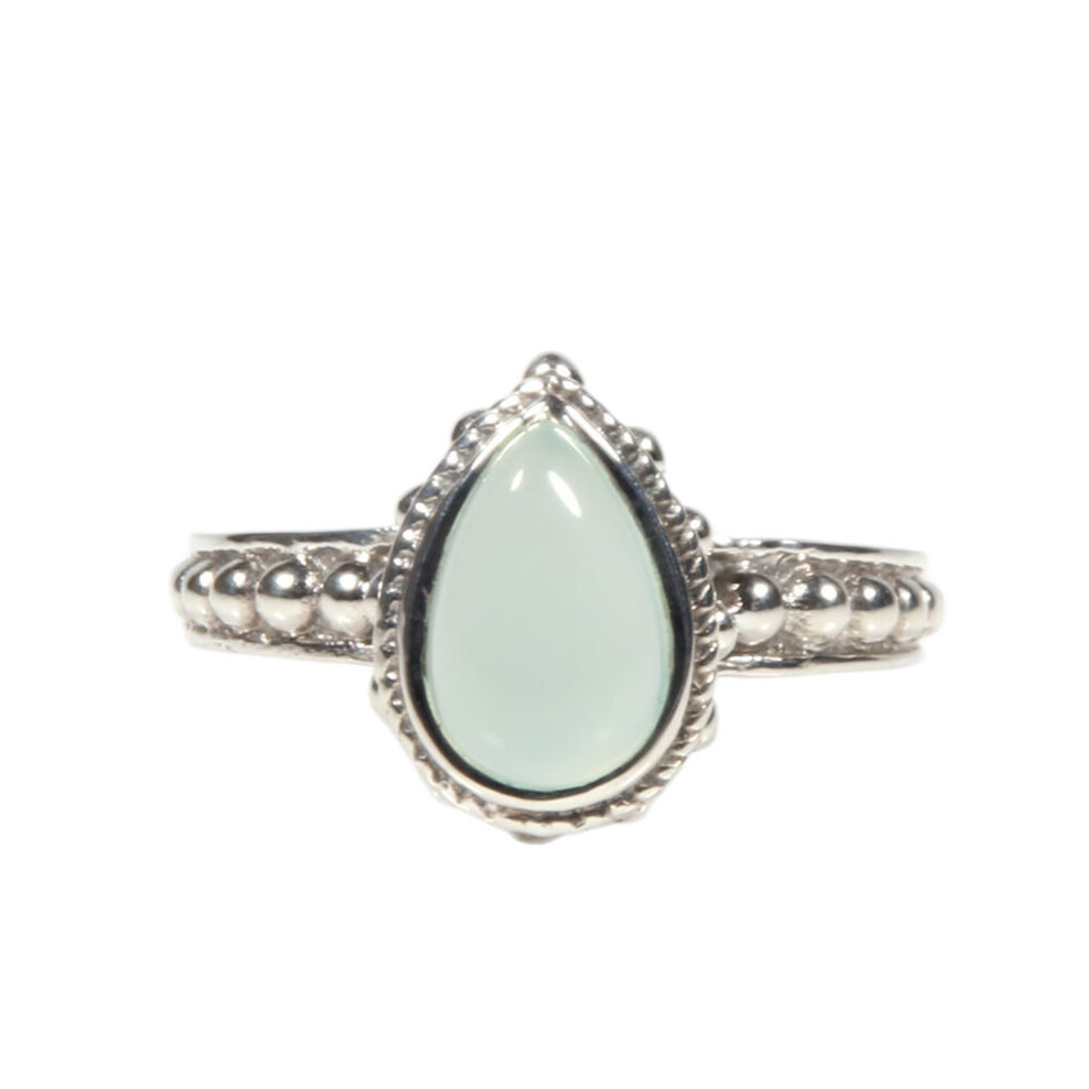 Zilveren ring chalcedoon maat 17 1/2 | druppel bewerkte rand Zilveren ring chalcedoon maat 17 1/2 | druppel bewerkte rand