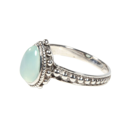 Zilveren ring chalcedoon maat 17 1/2 | druppel bewerkte rand Zilveren ring chalcedoon maat 17 1/2 | druppel bewerkte rand