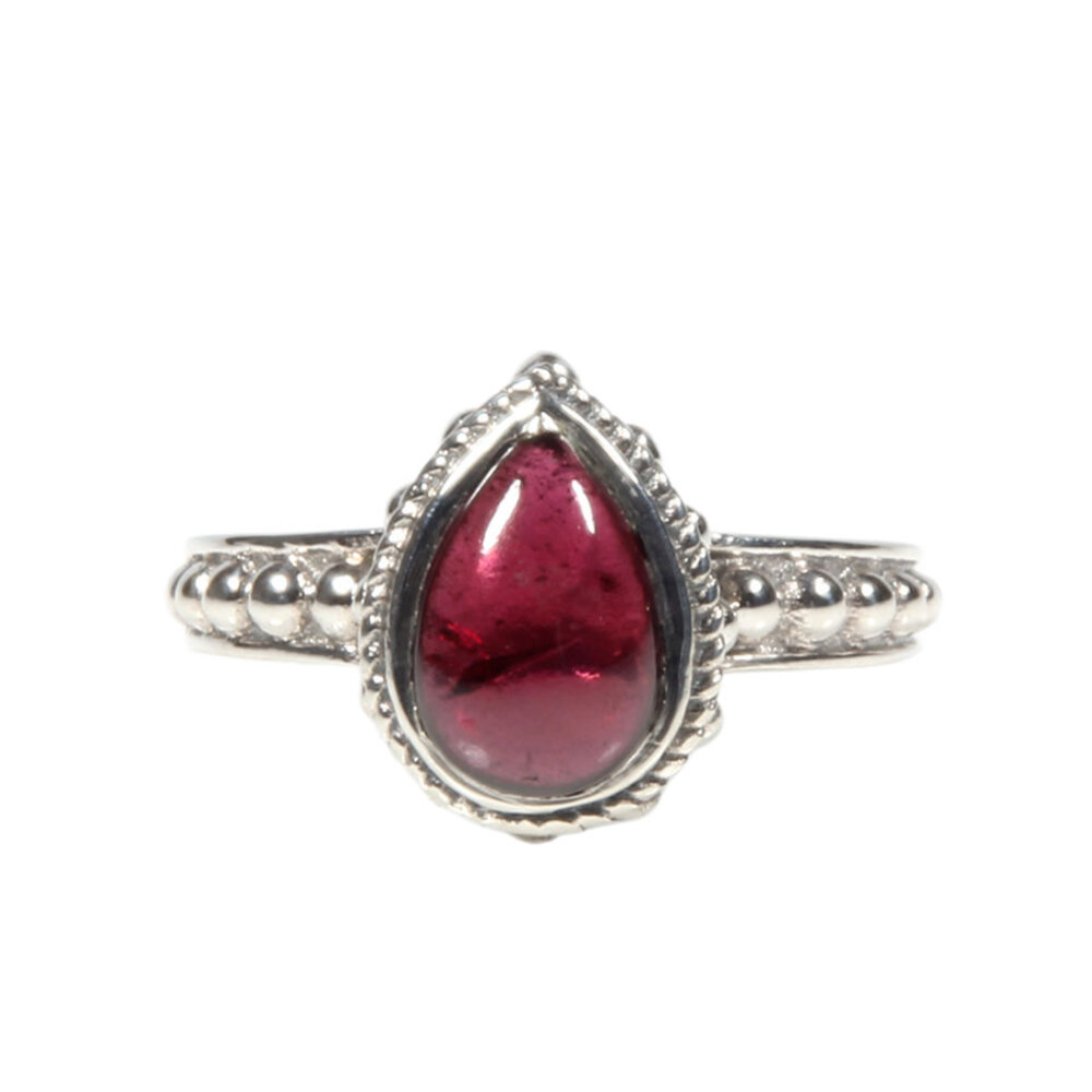 Zilveren ring granaat maat 17 | druppel bewerkte rand Zilveren ring granaat maat 17 | druppel bewerkte rand