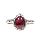 Zilveren ring granaat maat 19 | druppel bewerkte rand Zilveren ring granaat maat 19 | druppel bewerkte rand