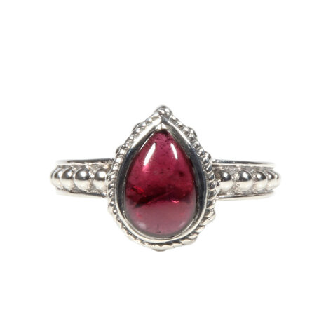 Zilveren ring granaat maat 19 | druppel bewerkte rand Zilveren ring granaat maat 19 | druppel bewerkte rand