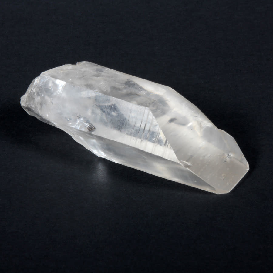 Lemurisch zaad afstrijk kristal 9,5 x 3,5 x 3,3 cm | 156 gram