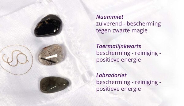 Zilveren ketting tros zwarte magie (bescherming) Zilveren ketting tros zwarte magie (bescherming)