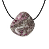 Robijn in veldspaat hanger doorboord