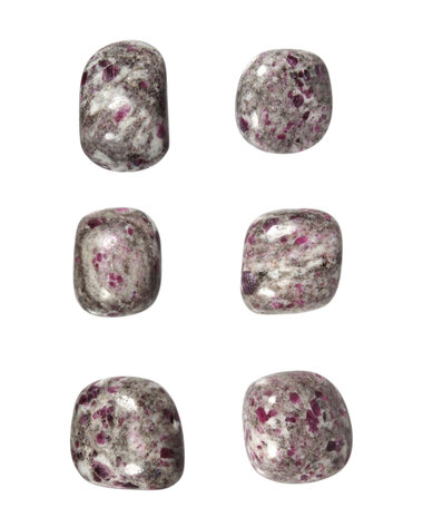 Robijn in veldspaat hanger doorboord Robijn in veldspaat hanger doorboord