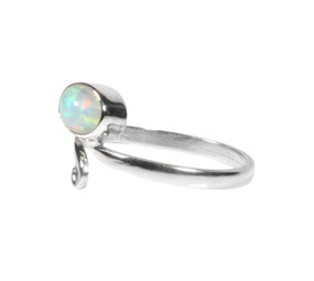 Zilveren ring opaal (edel) maat 18 | ovaal krul 8 x 6 mm Zilveren ring opaal (edel) maat 18 | ovaal krul 8 x 6 mm