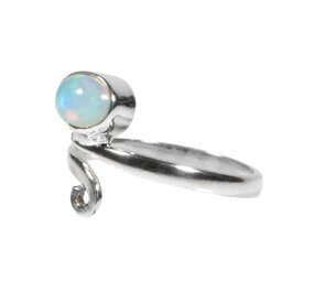 Zilveren ring opaal (edel) maat 18 1/2 | ovaal krul 8 x 6 mm Zilveren ring opaal (edel) maat 18 1/2 | ovaal krul 8 x 6 mm
