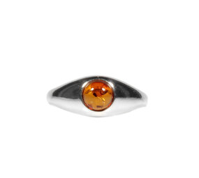 Zilveren ring barnsteen maat 19 | brede rand rond 6 mm Zilveren ring barnsteen maat 19 | brede rand rond 6 mm