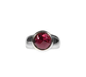 Zilveren ring granaat (rhodoliet) maat 18 | rond facet 1 cm Zilveren ring granaat (rhodoliet) maat 18 | rond facet 1 cm